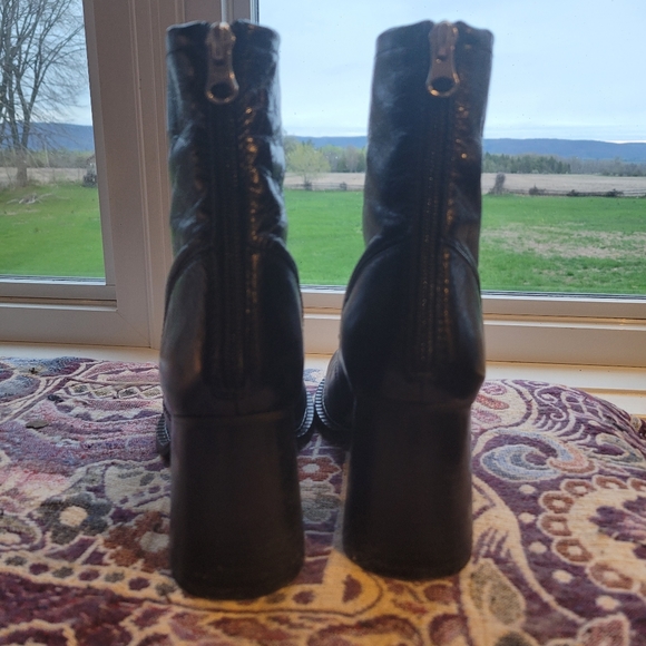 2for$80 - BNWOT Chunky Heel Black Leather Boots - Picture 4 of 7